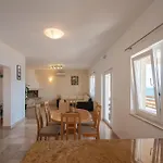 Gorgeous Apartment In Karbuni With Wifi Apartment *