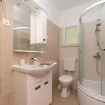 Gorgeous Apartment In Karbuni With Wifi Apartment *