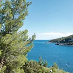 Gorgeous Apartment In Karbuni With Wifi * Prizba