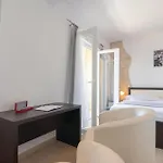 Gorgeous Apartment In Karbuni With Wifi * Prizba