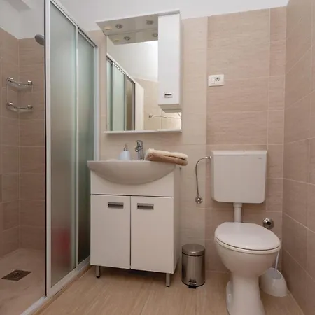 Апартаменты Gorgeous In Karbuni With Wifi Brnistrova