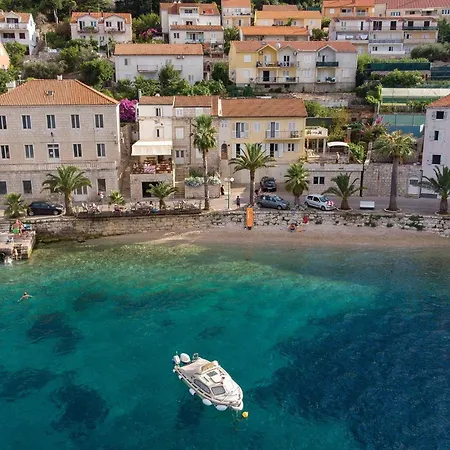 Gorgeous Apartment In Karbuni With Wifi * Prizba