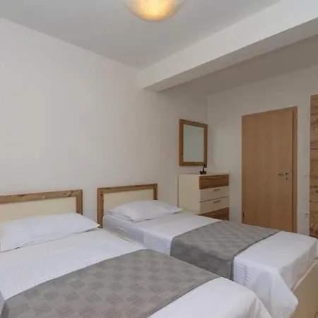 Апартаменты Gorgeous In Karbuni With Wifi