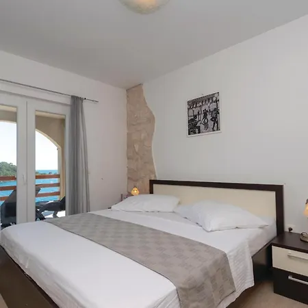 Gorgeous In Karbuni With Wifi 아파트 Brnistrova