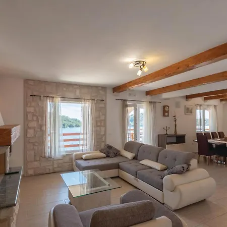 Gorgeous In Karbuni With Wifi * Brnistrova