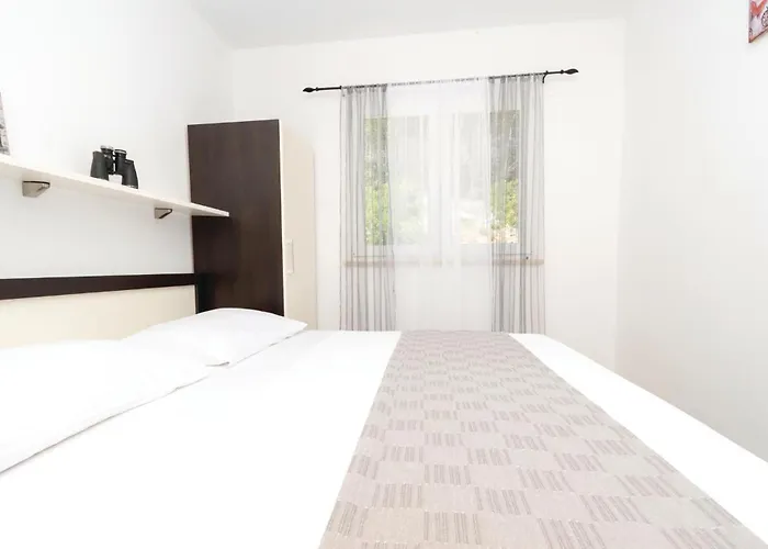 Apartament Gorgeous In Karbuni With Wifi *