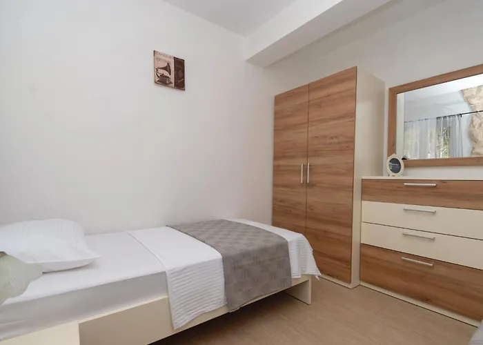 Gorgeous In Karbuni With Wifi 公寓 Brnistrova