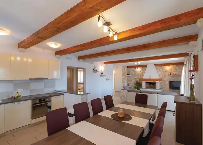 Gorgeous In Karbuni With Wifi *