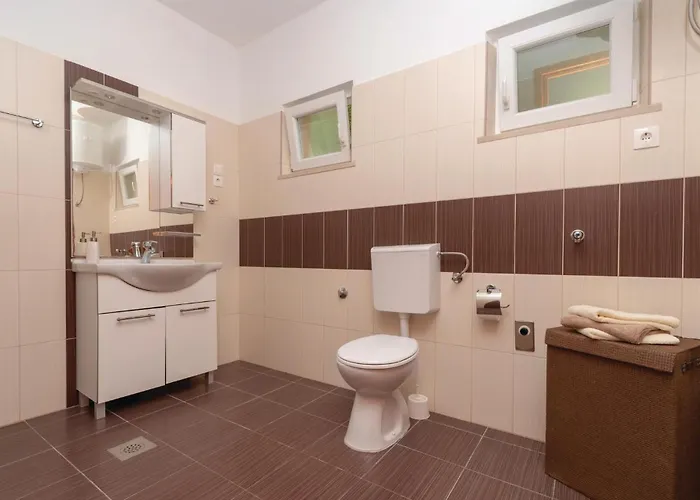 Gorgeous In Karbuni With Wifi