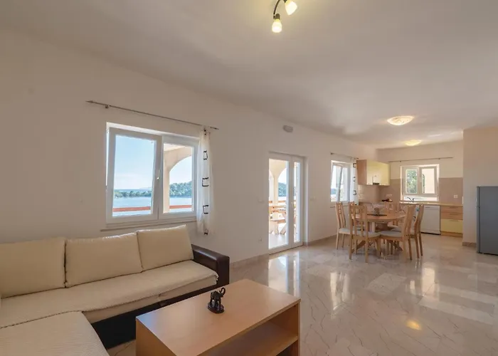 Gorgeous In Karbuni With Wifi *