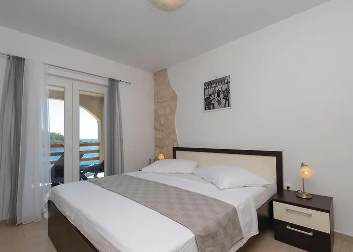 Gorgeous In Karbuni With Wifi 公寓 Brnistrova