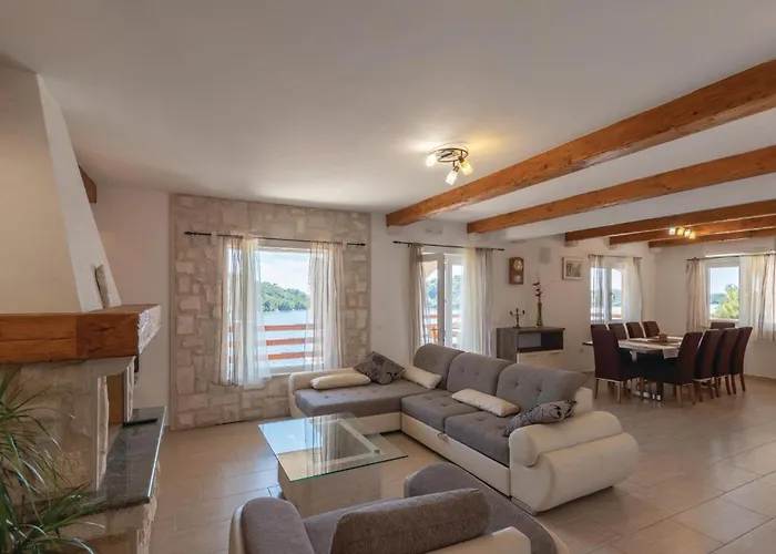 Gorgeous In Karbuni With Wifi * Brnistrova